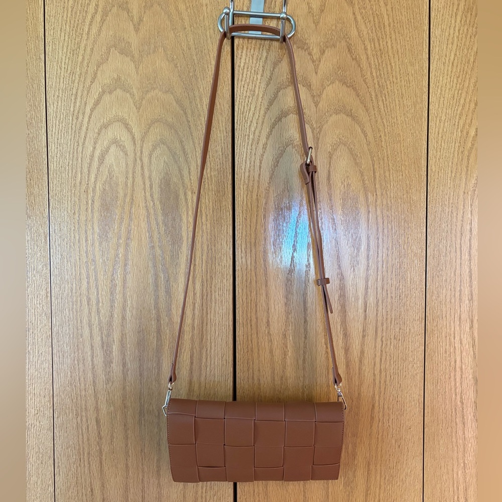 Elegant Brown Woven Crossbody Bag